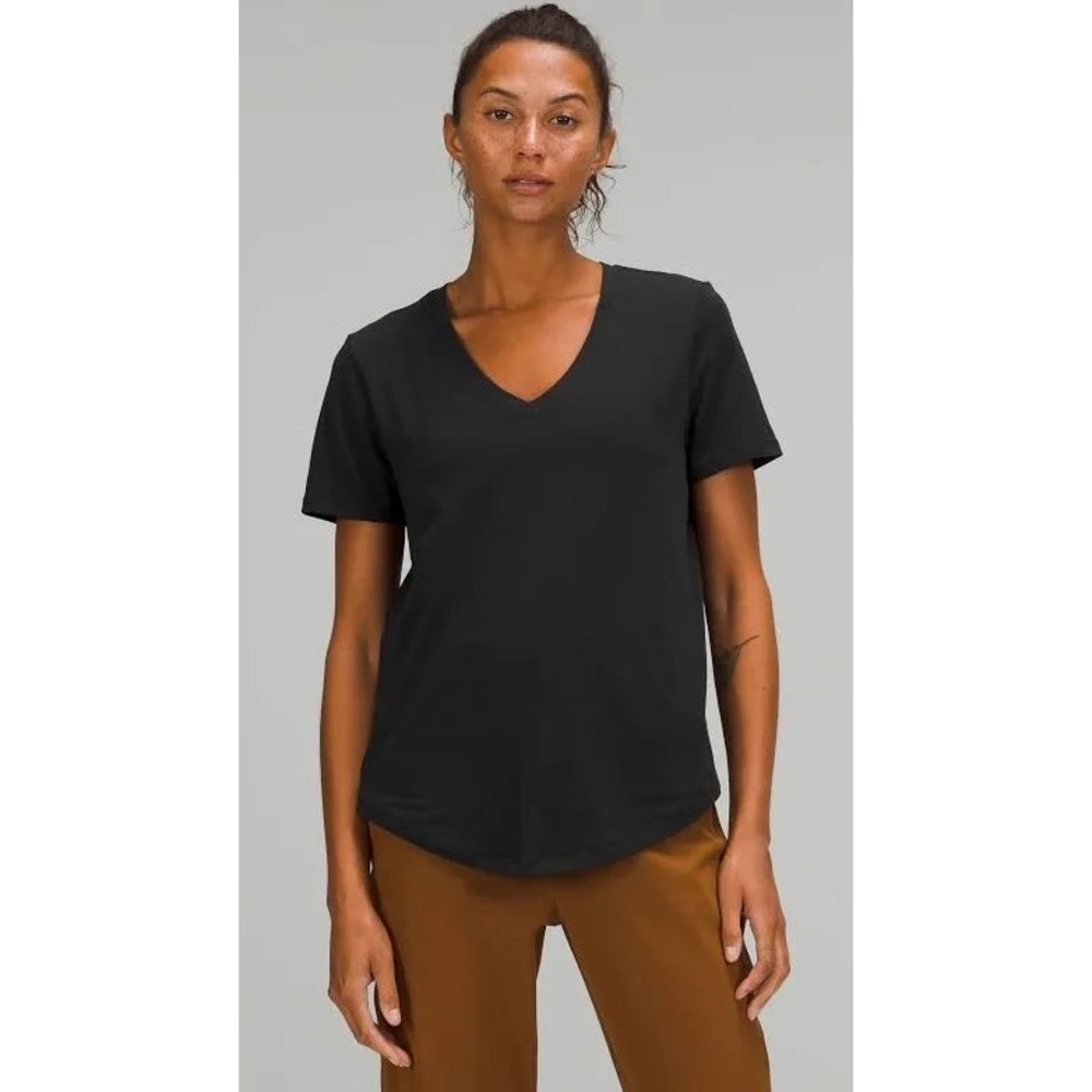 Lululemon Love Tee V Black Short Sleeve V-Neck Curved Hem Activewear Shirt